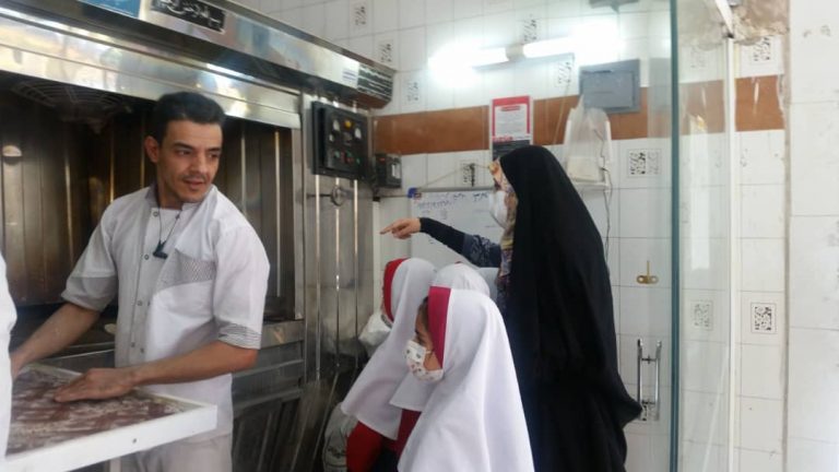 بازدید علمی از نانوایی محله کلاس دوم