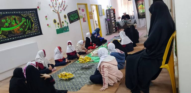 مراسم عزاداری حضرت زهرا(س) با سخنرانی و روضه خوانی حاج آقا یزدی نیا