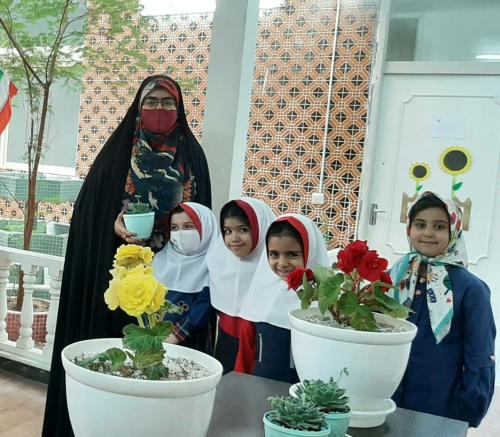 تجلیل از معلمان پایه اول در آخرین روز  مدرسه