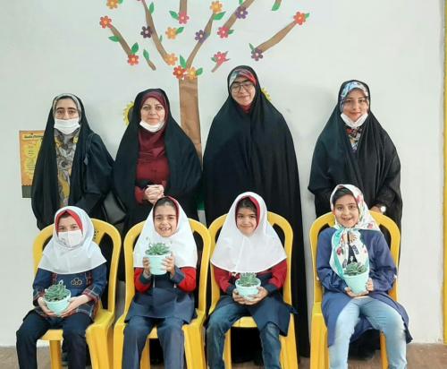 تجلیل از معلمان پایه اول در آخرین روز  مدرسه