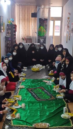 مراسم عزاداری حضرت زهرا (س) با حضور معلمان گرامی و دانش آموزان عزیز 