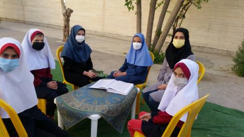 جزء خوانی در ماه مبارک رمضان توسط دختران گل کلاس ششم